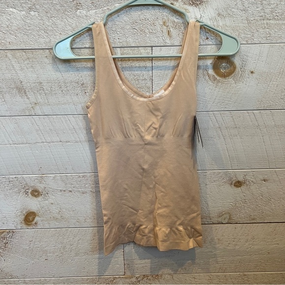 YUMMIE SHAPE Women’s Slimming Shapewear Tank Top Nude Size S/M NEW - Picture 1 of 4